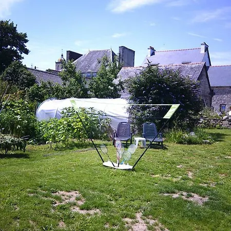 Le Petit Masion Apartman Glomel
