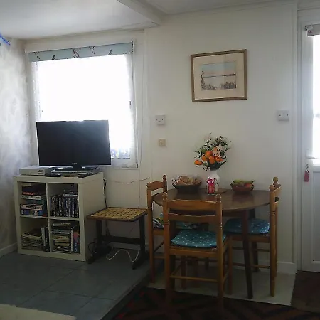 Le Petit Masion Apartman Glomel